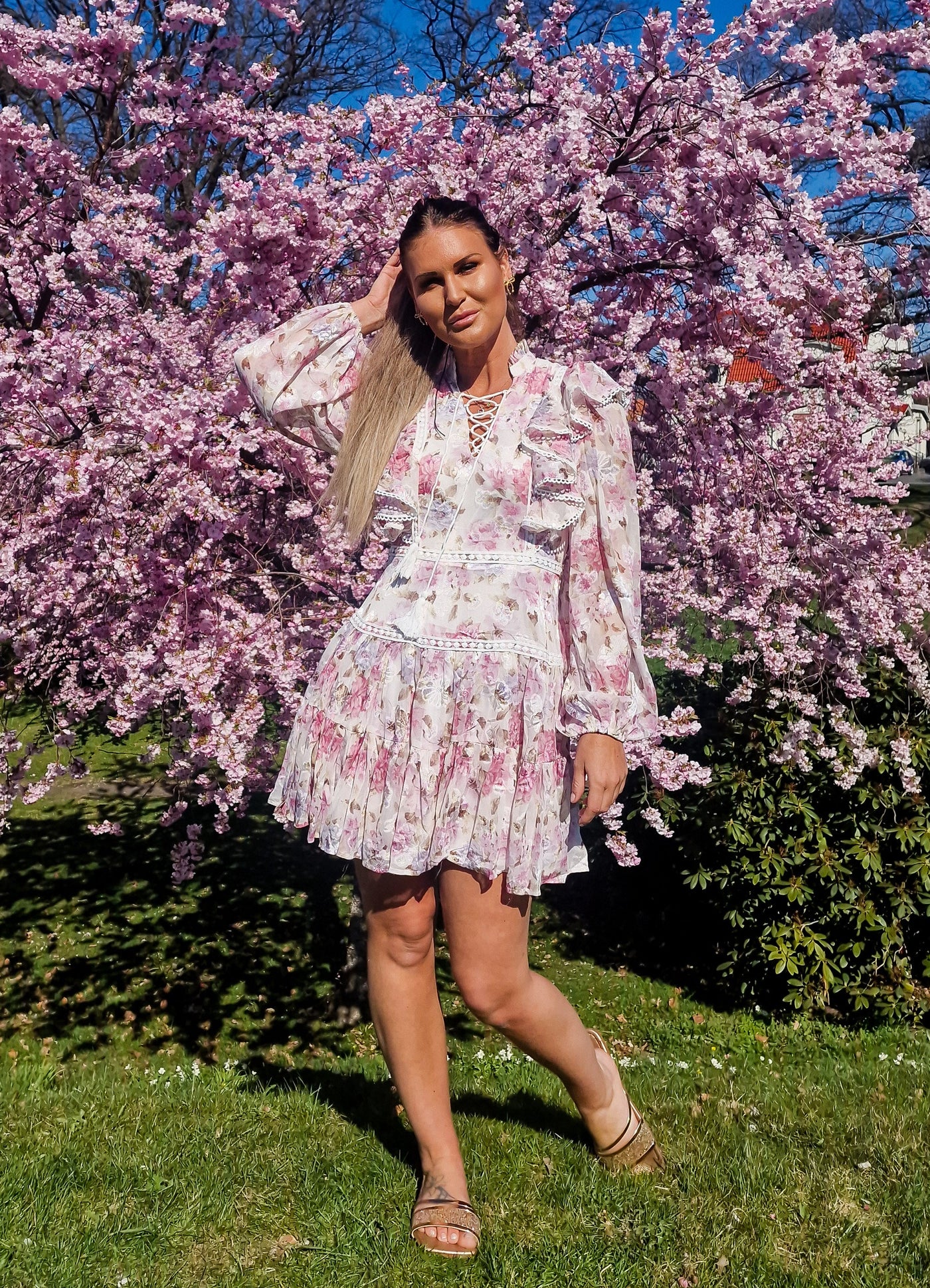 Blumiges Spitzenkleid Rosa