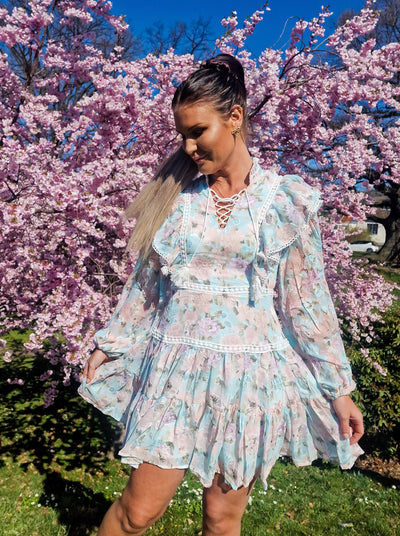 Geblümtes Spitzenkleid