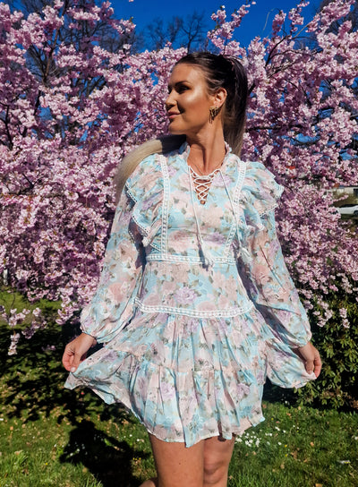 Geblümtes Spitzenkleid