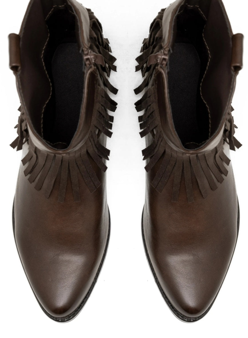 Kaffeestiefel aus Kunstleder mit Wildlederquasten