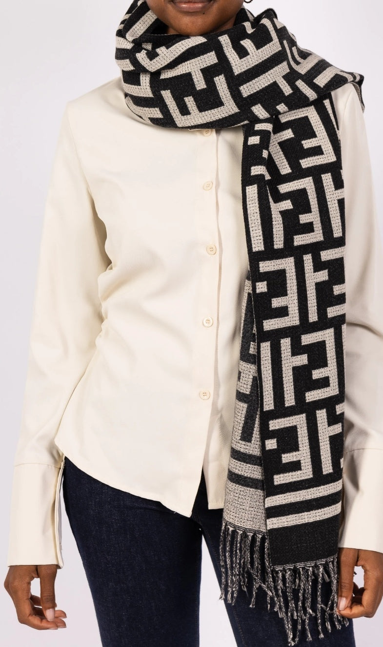 Geometrisch bedruckte Schal