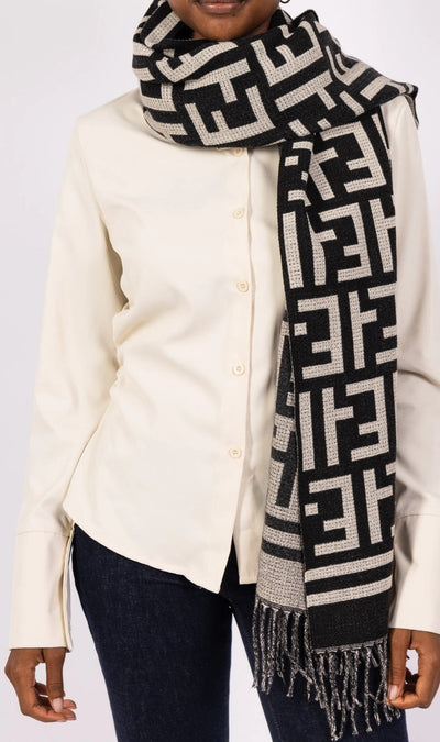 Geometrisch bedruckte Schal