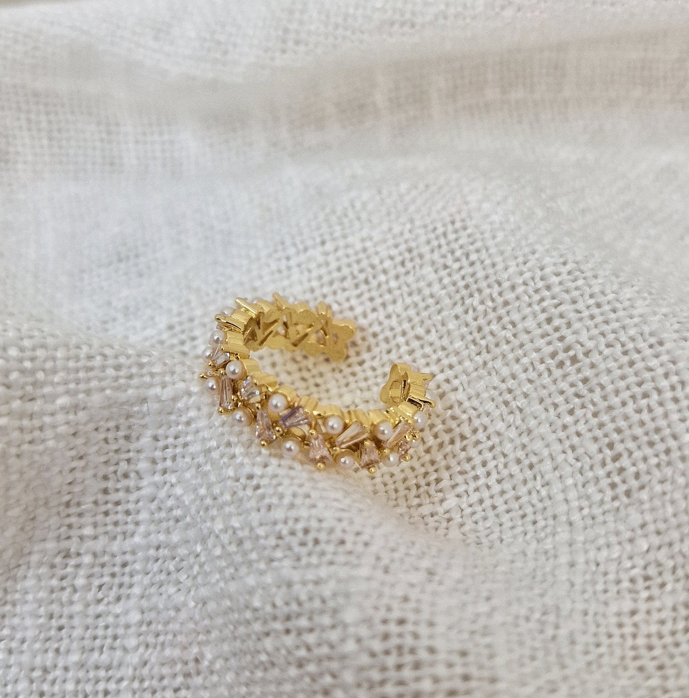 Ring aus Perlen und Gold