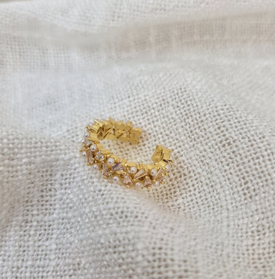 Ring aus Perlen und Gold