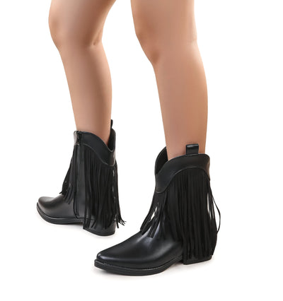 Schwarze Stiefel aus Kunstleder mit Wildlederfransen