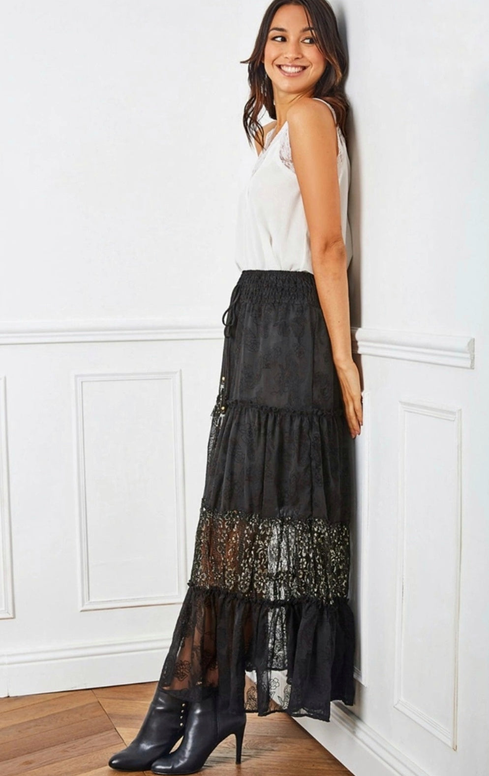 Langer schwarzer Rock