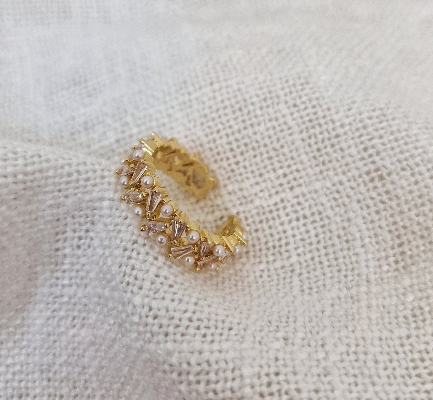 Ring aus Perlen und Gold