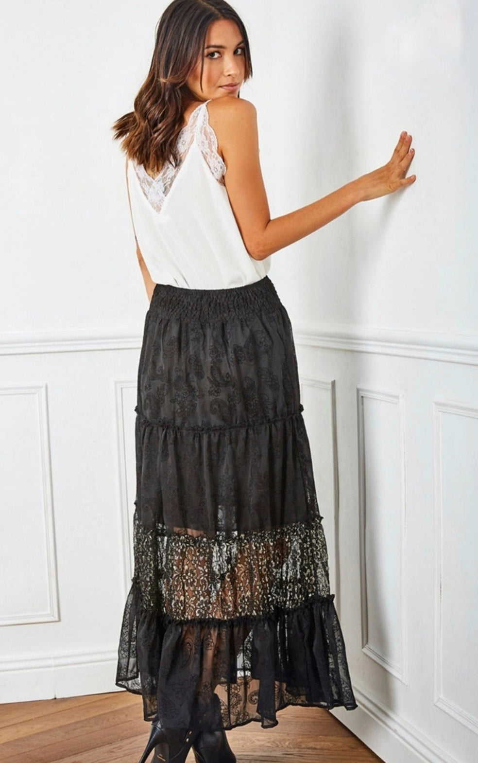 Langer schwarzer Rock