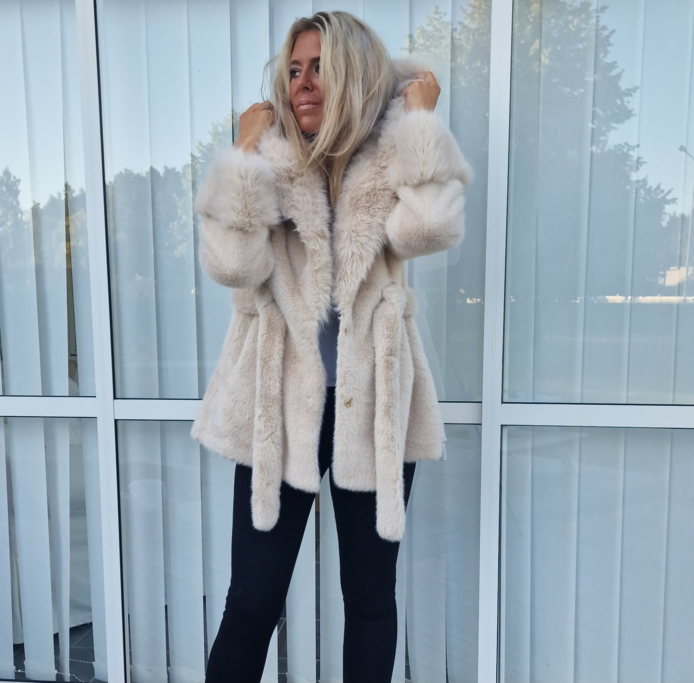 Fauxfelljacke Zina Beige