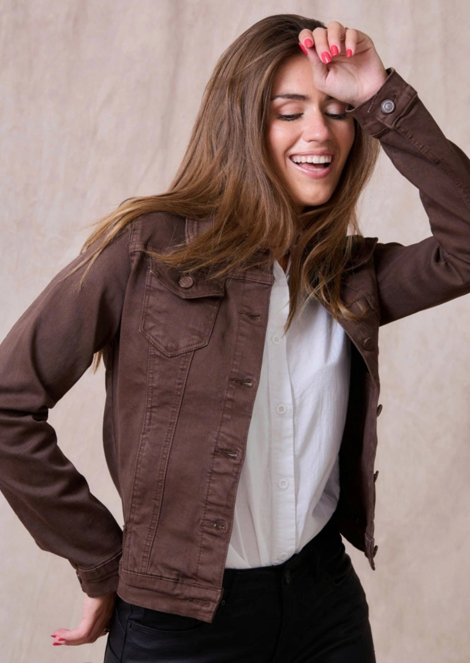 Klassische Stretch-Jeansjacke Coffee