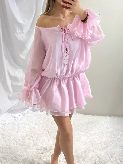 Kurzes Kleid mit Spitze und Blumen Rosa